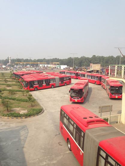 MetroBus parking at the Shahdara terminus