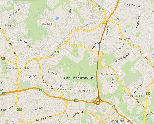 A revised yellow option, travelling deep underground to avoid disturbing houses in Fox Valley, and with a relatively small interchange at the southern end, offering motorists options to transfer in all directions between the M1 and the M2. The depth of the motorway could also remove the need for a surface component in the Lane Cove National Park by diving beneath the river. Alternatively, if a surface component was required, this could be achieved with tunnel portals deep in the valley, emerging simply to cross the river, then entering tunnel again on the facing valley wall. (Image: Google)