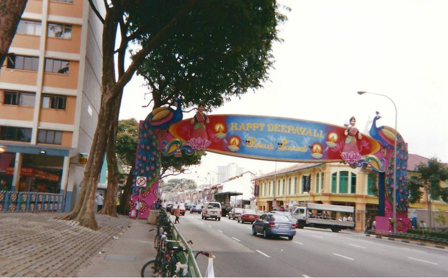 Happy Deepavali from Little India, Singapore! Also, I'm glad my photography skills have improved somewhat :/