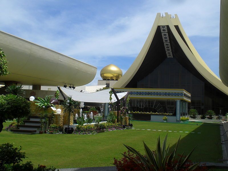 "Istana Nurul Iman"; Brunei's royal palace (Image: Wikimedia Commons, Christian Trede)