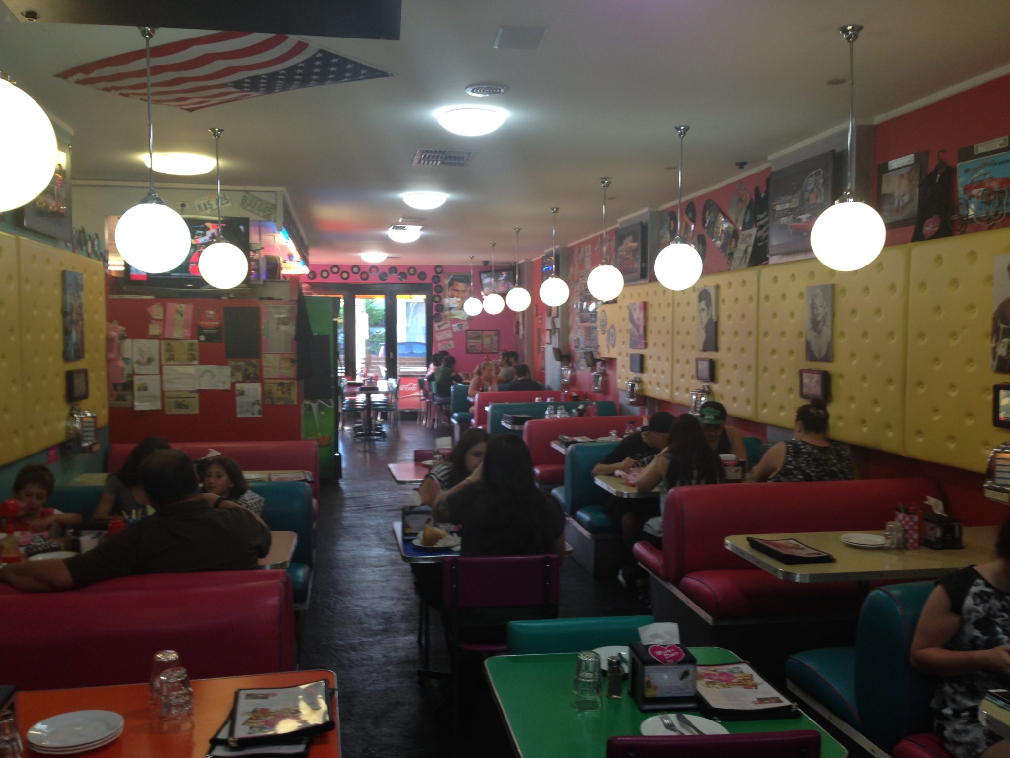 UrbanDuniya - Review: Misty's Diner in Melbourne!