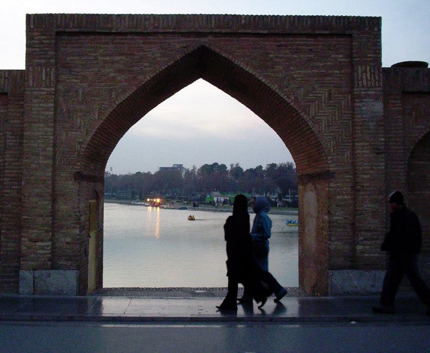 Esfahan’s Si-o-se Bridge: Soul Food