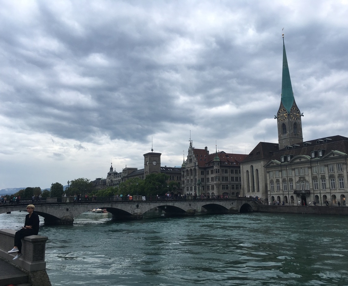 Zurich, rainy afternoons and the Sprungli Cafe