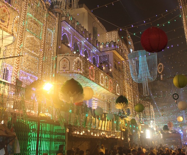 Light up the Night: Eid Milad-un-Nabi in Lahore